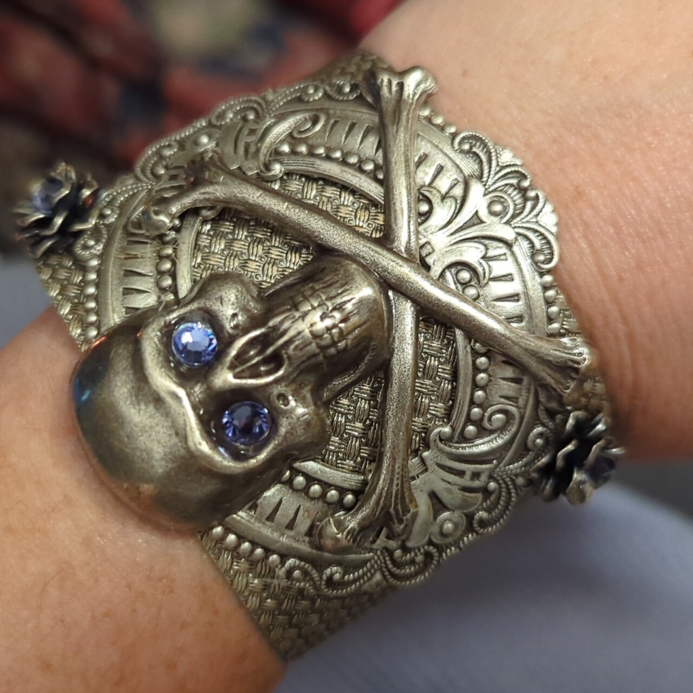 Skull and crossbones cuff